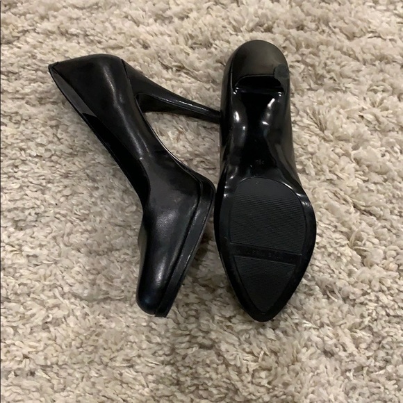 Nine West black pumps - Picture 3 of 4